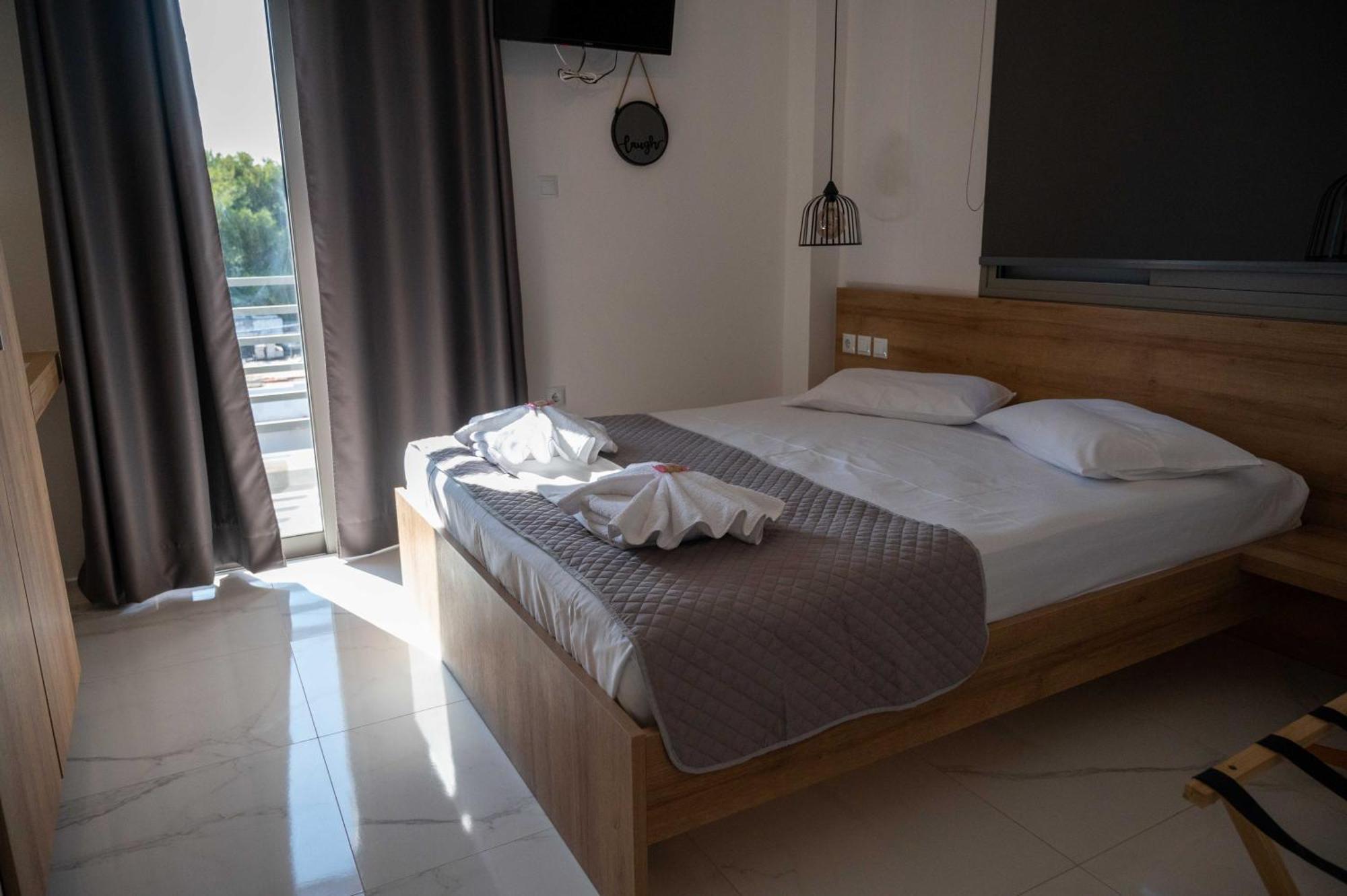 Finikas Suites & Apartments 10Min From Athens Airport Artemida  Exteriér fotografie