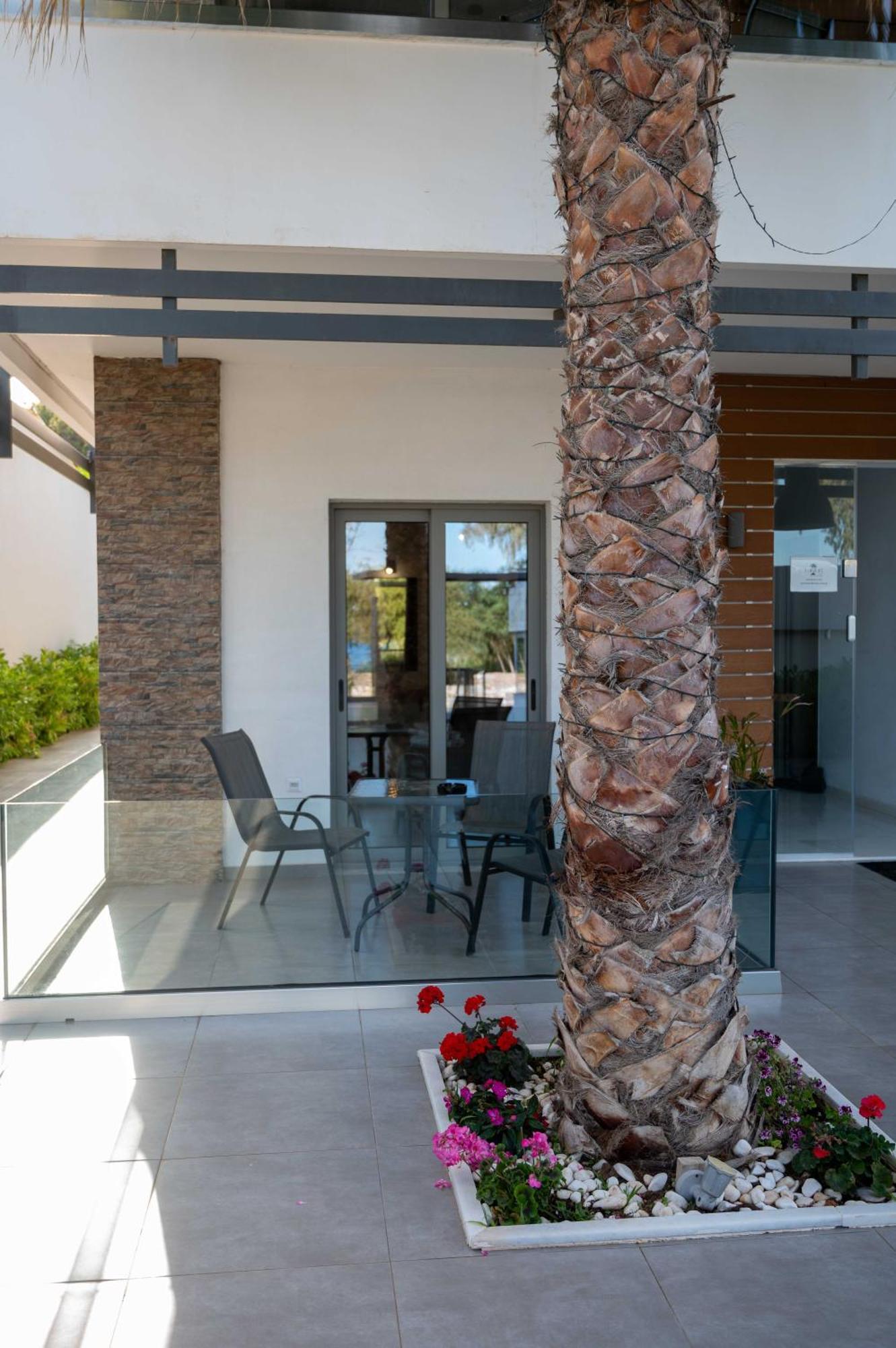 Finikas Suites & Apartments 10Min From Athens Airport Artemida  Exteriér fotografie