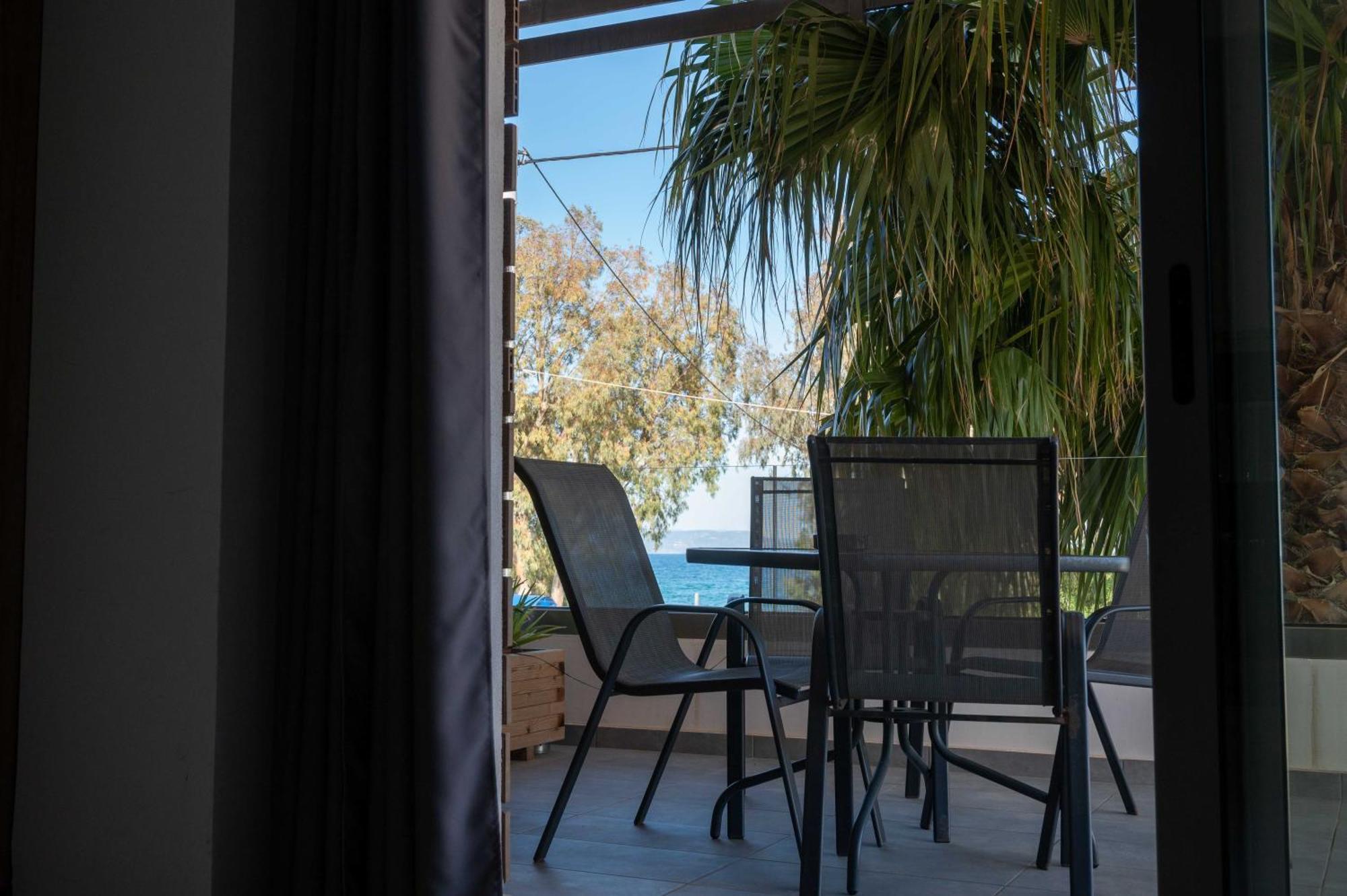 Finikas Suites & Apartments 10Min From Athens Airport Artemida  Exteriér fotografie